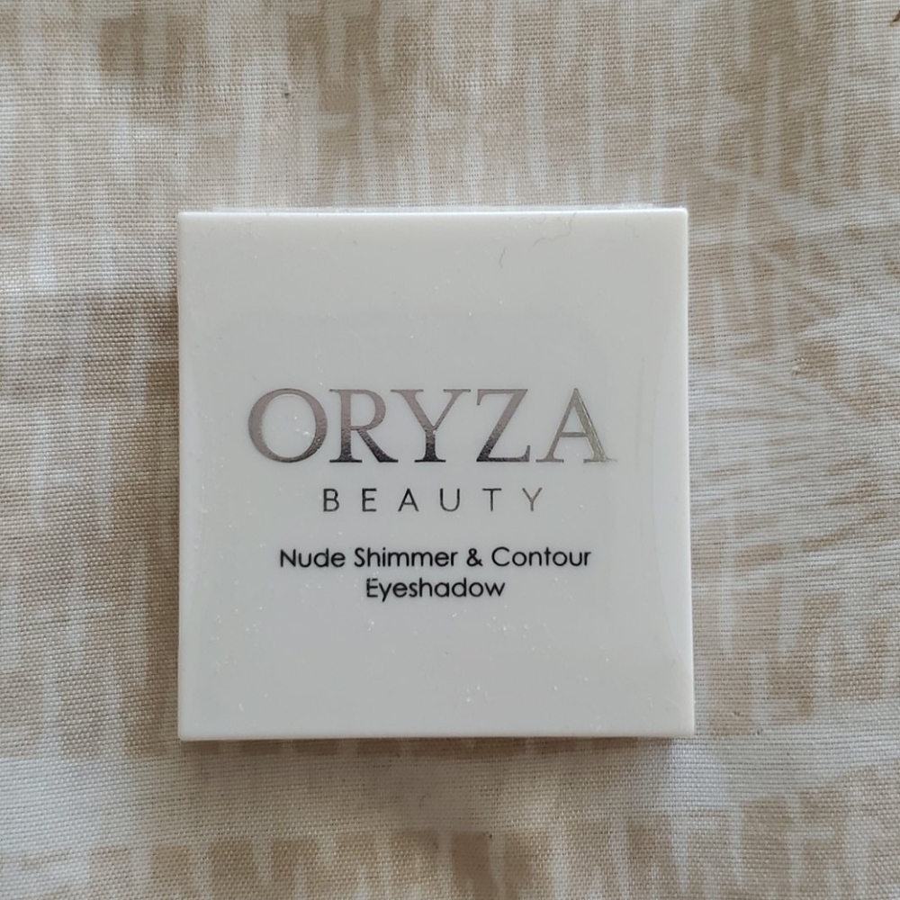 Oryza Beauty Nude Shimmer & Contour Eyeshadow
